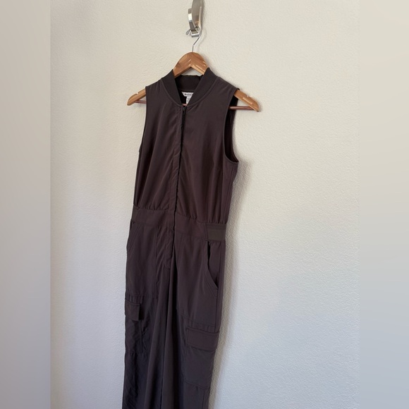 Athleta Brooklyn Utility Jumpsuit Romper Brown, Size 6 - Picture 3 of 8